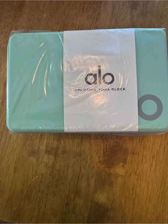 ALO Yoga Other - Alo Uplifting Yoga Block in Honeydew/Silver